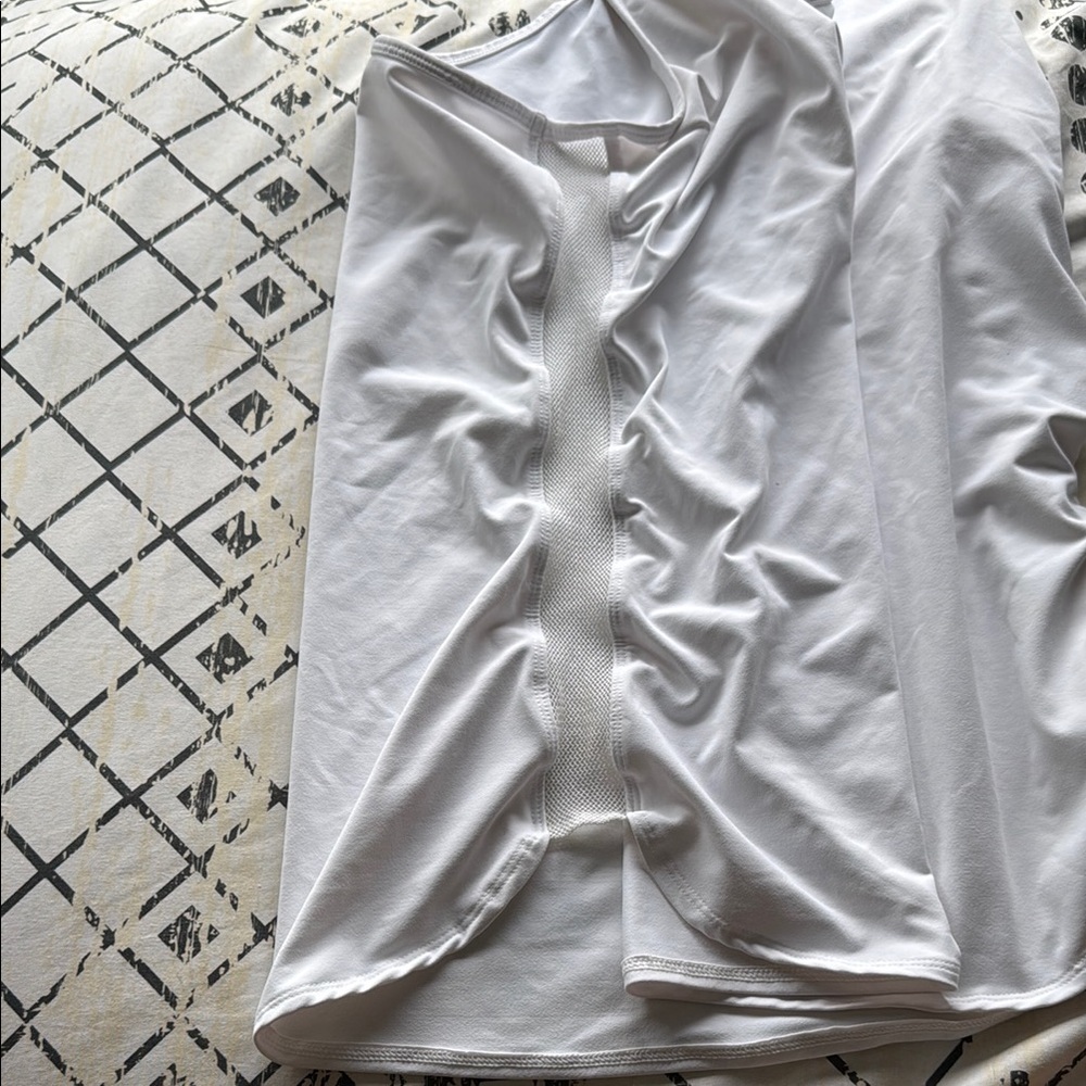 Fabletics White Racerback Tank Top - Picture 2 of 3